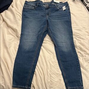 NWT Maurices Women's Mid-Rise Jeans